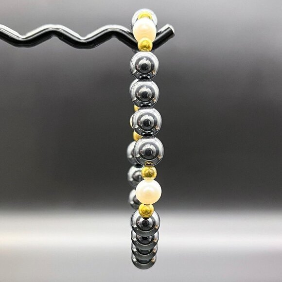 Hematite and Pearl Gemstone Bracelet Handmade - Picture 3 of 4